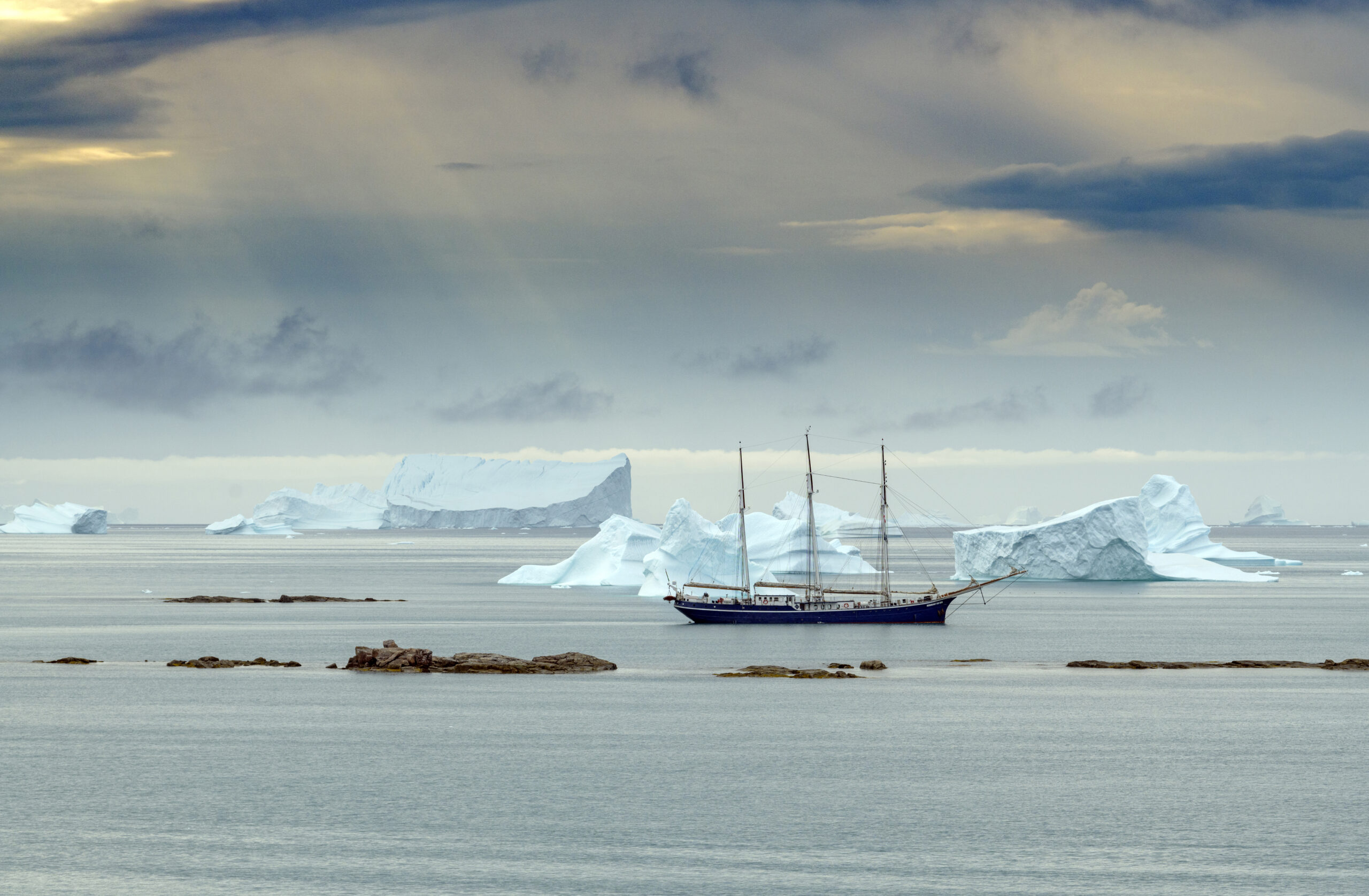 East Greenland, Scoresby Sund - Aurora Borealis, Fly & Sail