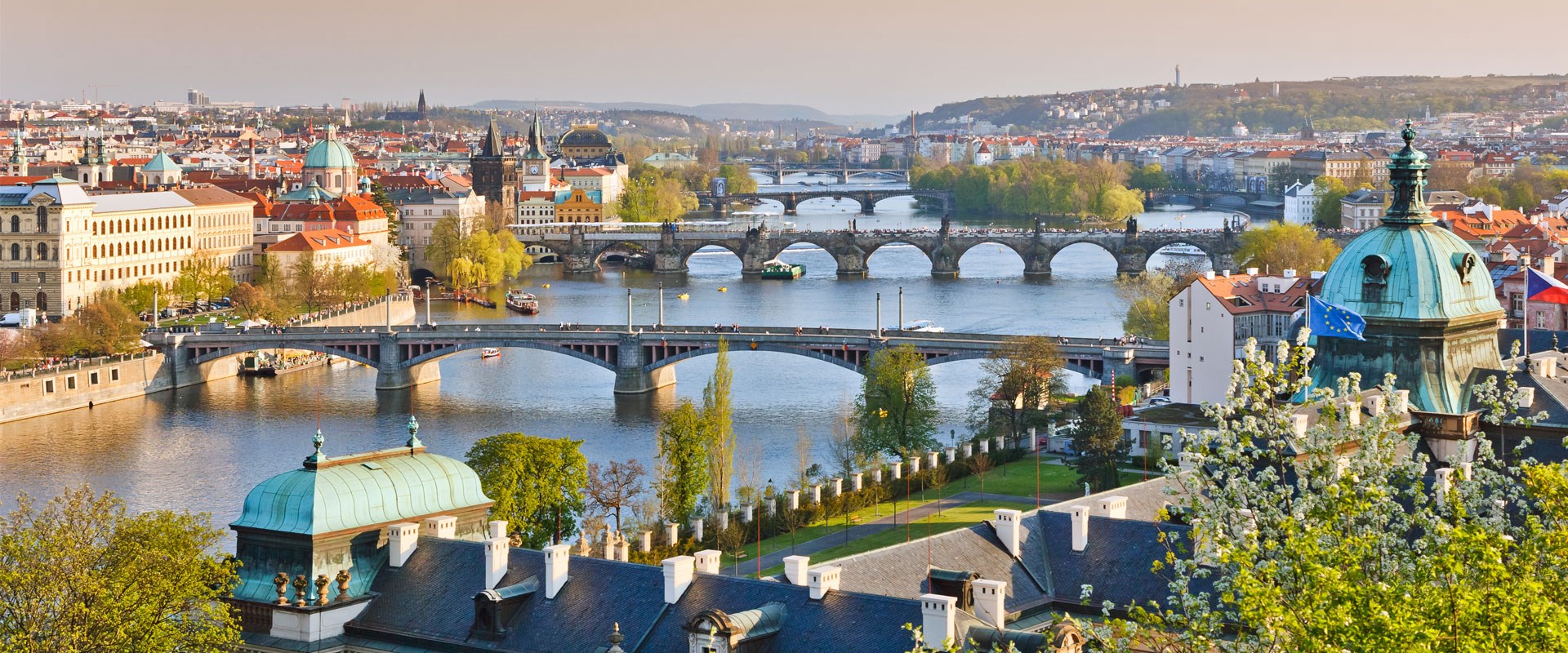 Danube Christmas Markets with Prague