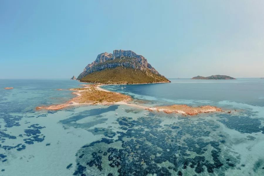 A Journey through Renaissance Scenes & Mediterranean Tranquillity