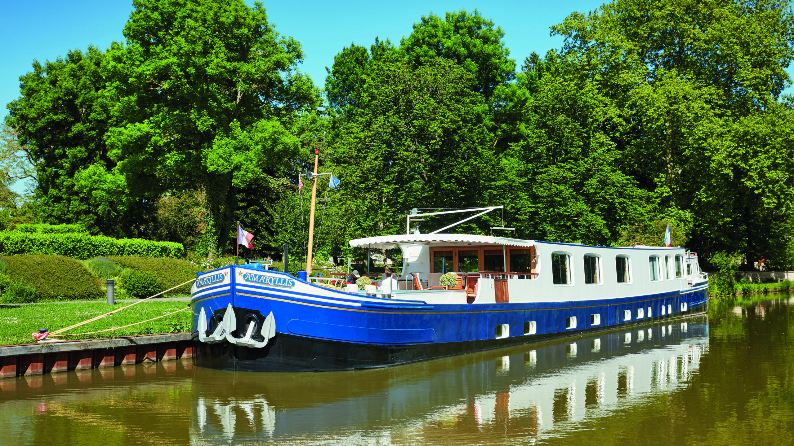 Amaryllis, A Belmond Boat – Burgundy