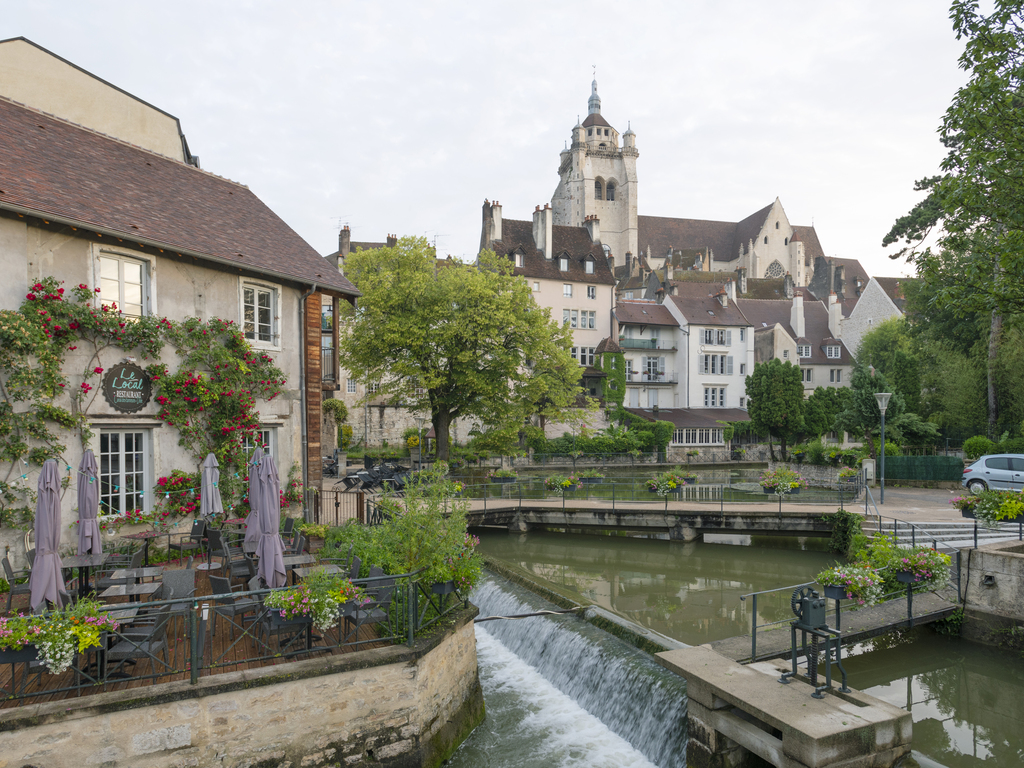 Grand Cru - Burgundy Canal