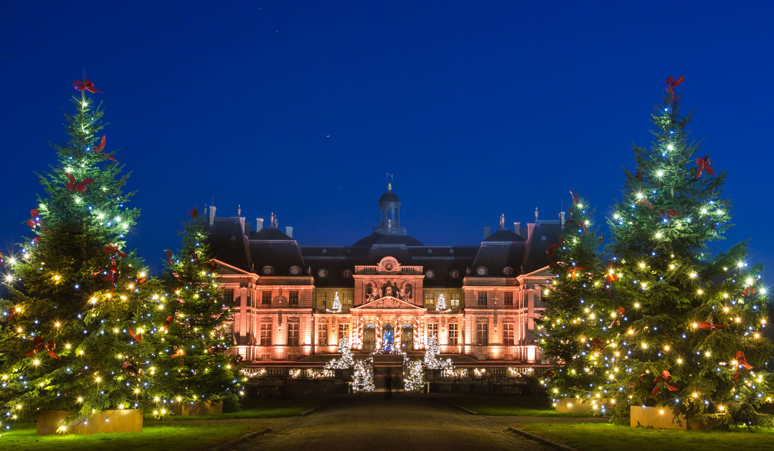 The Seine: Holiday Magic