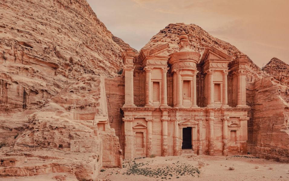 A Journey of Egyptian Wonders & Captivating Archaeological Icons