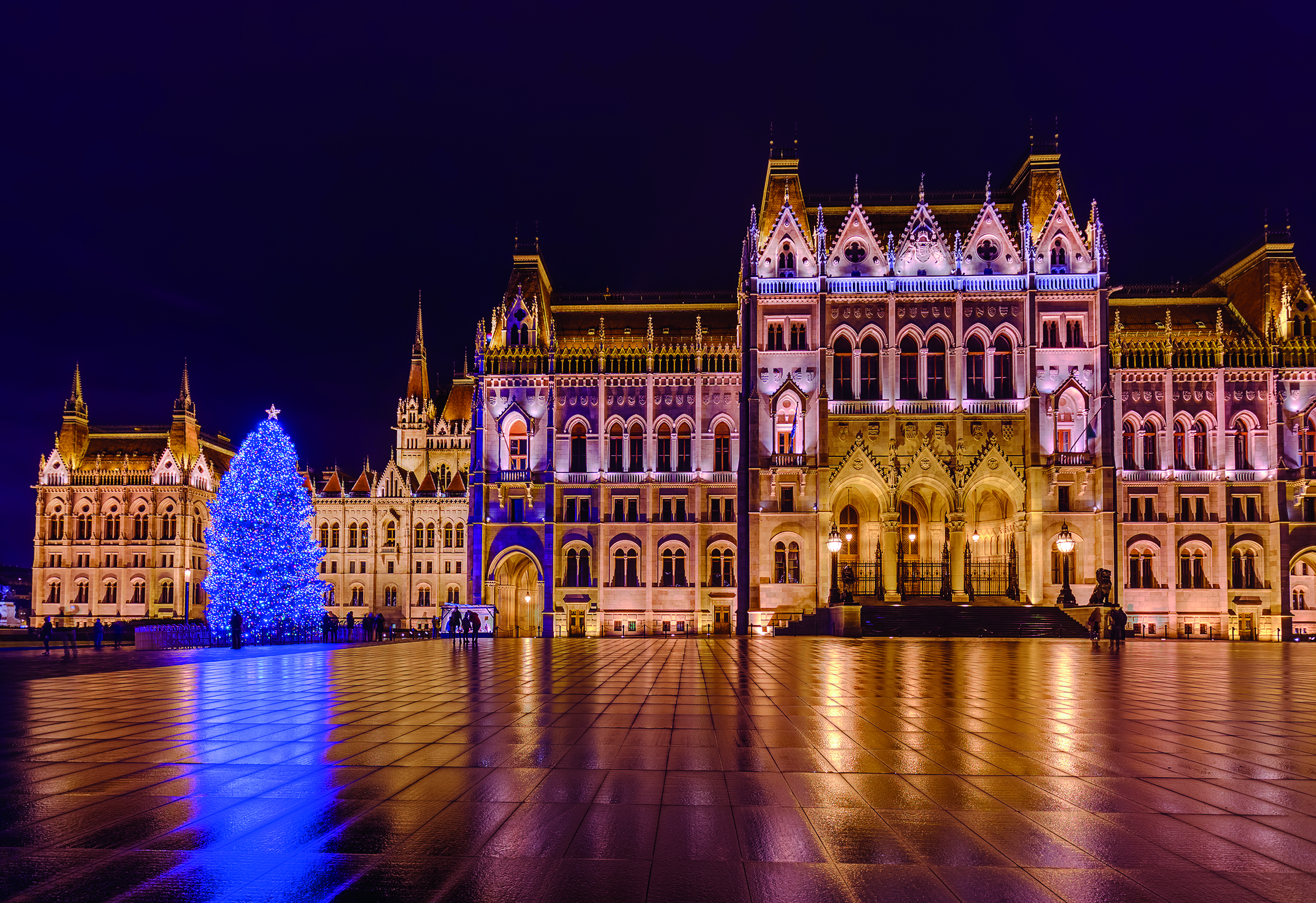 The Danube’s Imperial Cities and Yuletide Markets River Cruise